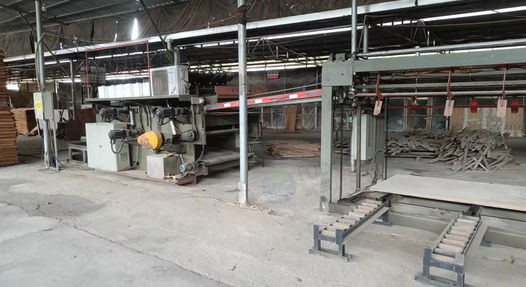 桂林地区工厂处理100吨冷压机、蒸汽锅炉、螺杆空压机、单板拼接机等