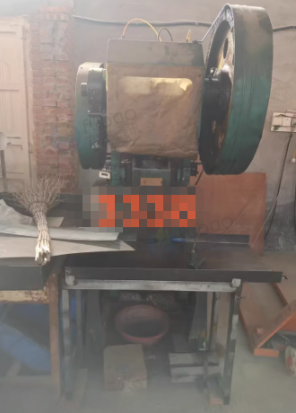 青岛地区处理2台冲床