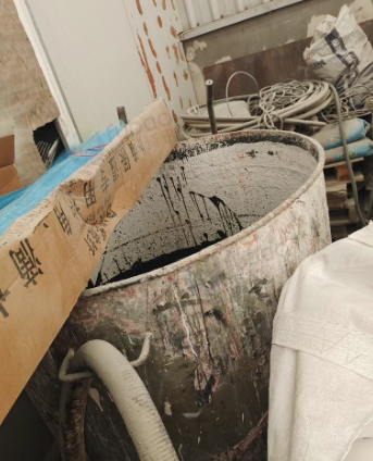 青岛地区个人处理涂料分散机 不绣钢拉罐 抽料泵 手动升降机