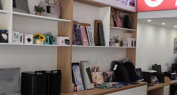 宣城地区装修处理电脑桌、货品展示柜、货品展台