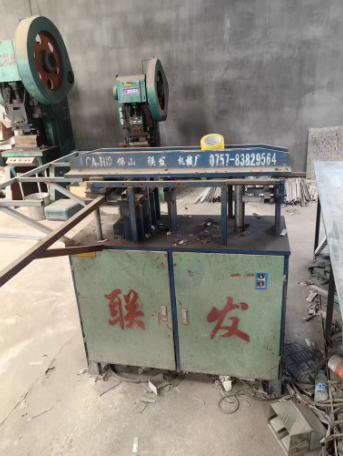 威海地区工厂处理金属圆锯机 冲床 折弯机等设备