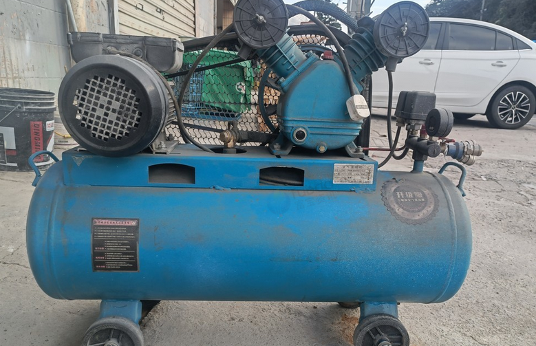 镇江地区工厂处理空压机、储气罐