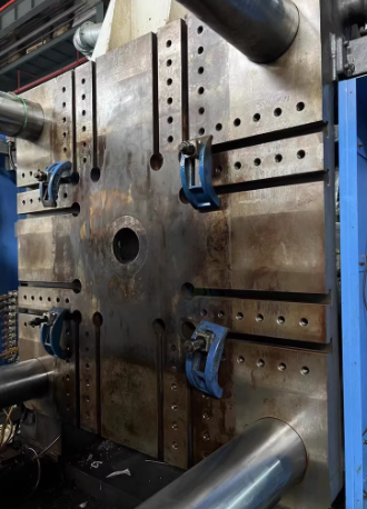 青岛地区工厂处理海天1000吨注塑机