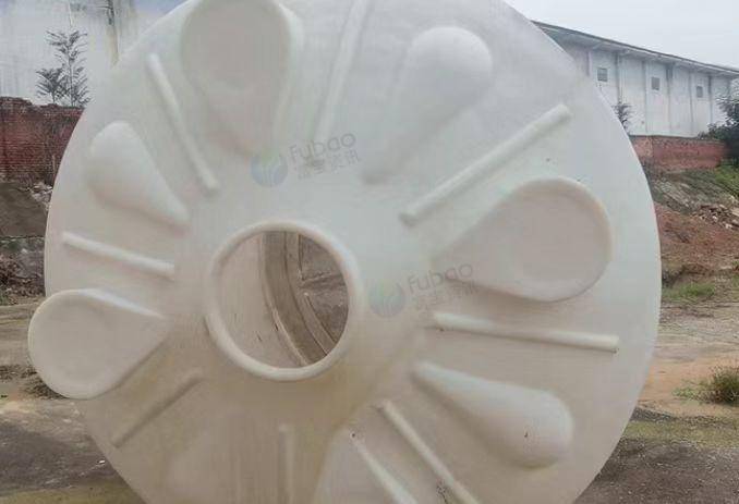 郑州地区工厂处理不锈钢反应釜、两台三吨地磅、二十吨地磅、塑料罐