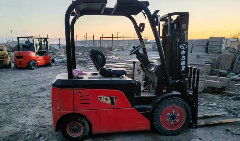 乌鲁木齐地区处理中力叉车