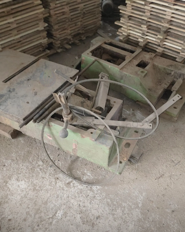 柳州地区工厂处理2台90带锯机