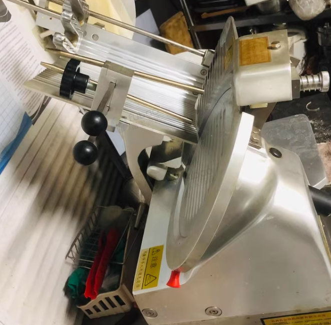 唐山地区处理桌椅、餐具、厨具