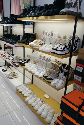 襄阳地区鞋店处理货架、柜子、沙发等