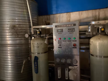 青岛地区处理真空和面机 灌装机 搅拌罐 杀菌锅 包装机 储罐 传送带 配料机等设备