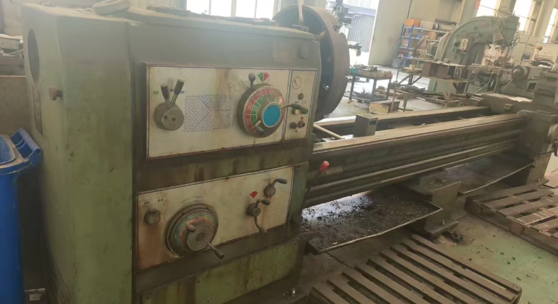 扬州地区工厂处理630车床1台、80辊子整平机1台、毛刺机1台
