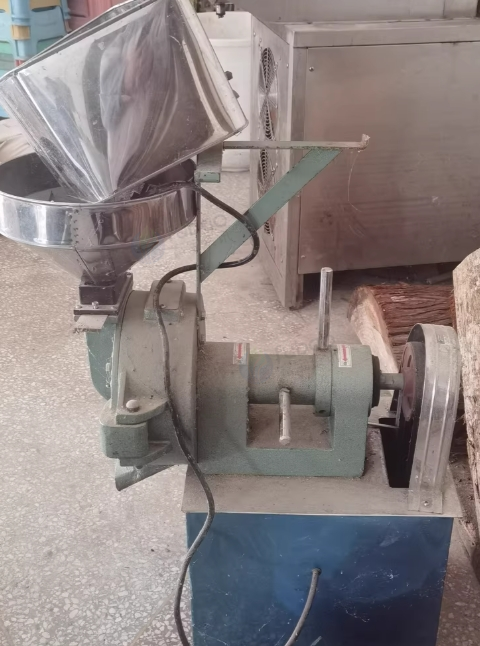 贵阳地区个人处理赶面机、打粉机、搅拌面机、磨浆机等