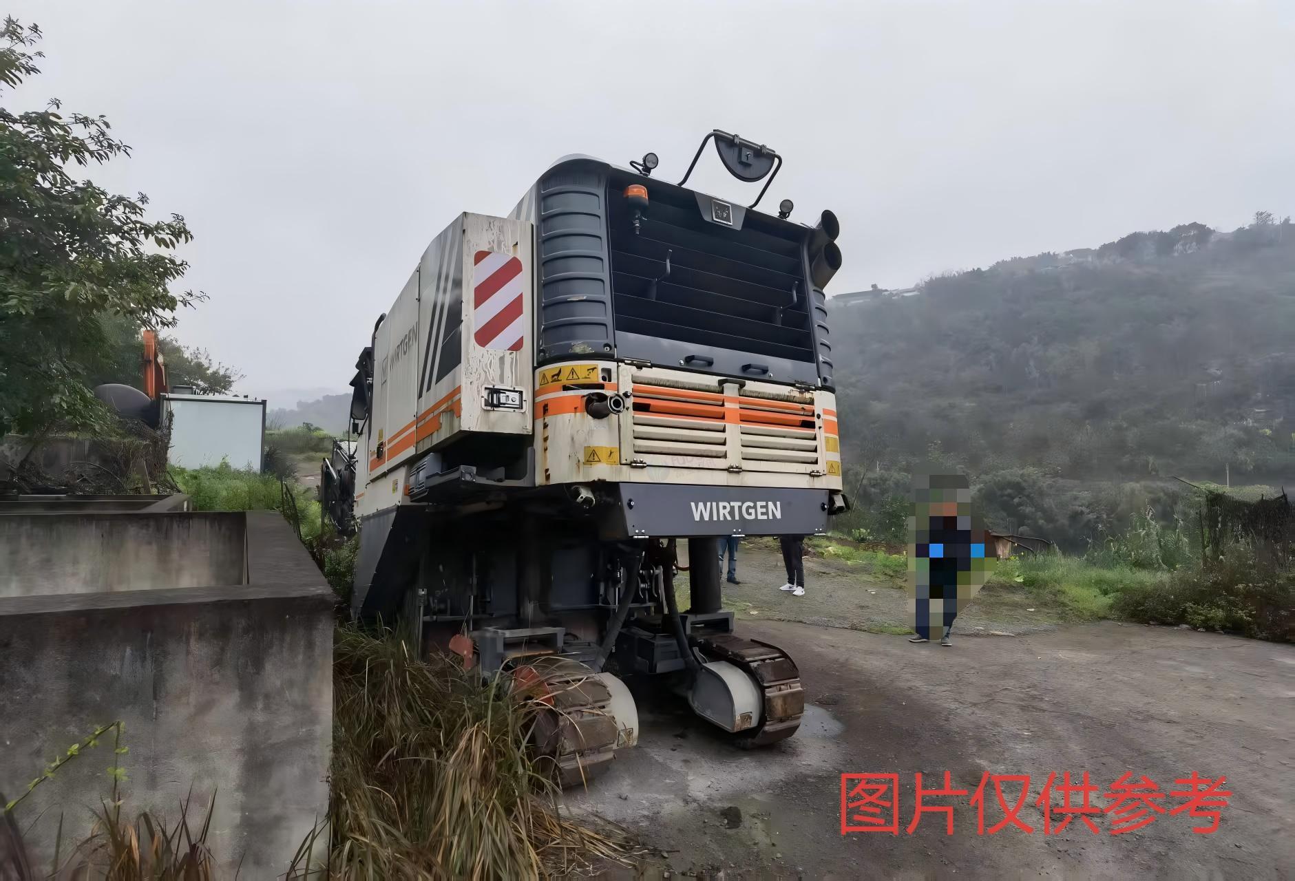 12月19日重庆綦江道路材料公司日立ZX120液压挖机、搅拌站、广建JS1500混凝土搅拌机等闲置资产一批转让公告