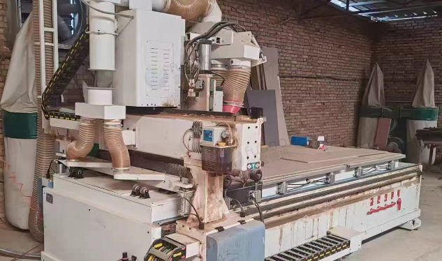 西安地区处理四工序开料机、封边机、侧孔机、铰链孔机、手动封边机、气泵