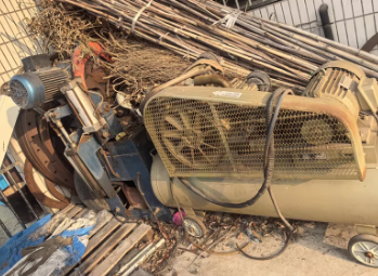 常州地区工厂处理大型法兰卷圆机 半自动切管机 空压机