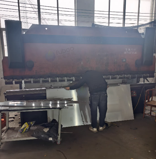 泰州地区工厂处理折弯机2台