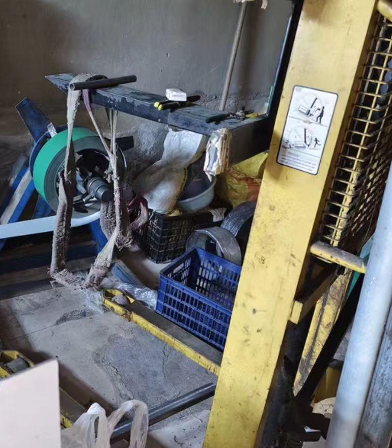 阜阳地区处理扣板机、龙骨机、叉车等广告扣板设备