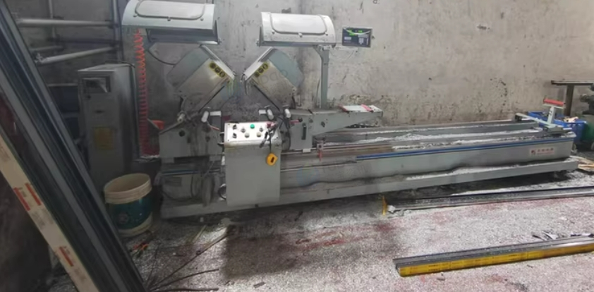 郑州地区处理450双头锯、门窗组角机