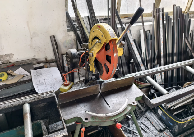 苏州地区工厂处理门窗加工设备14台