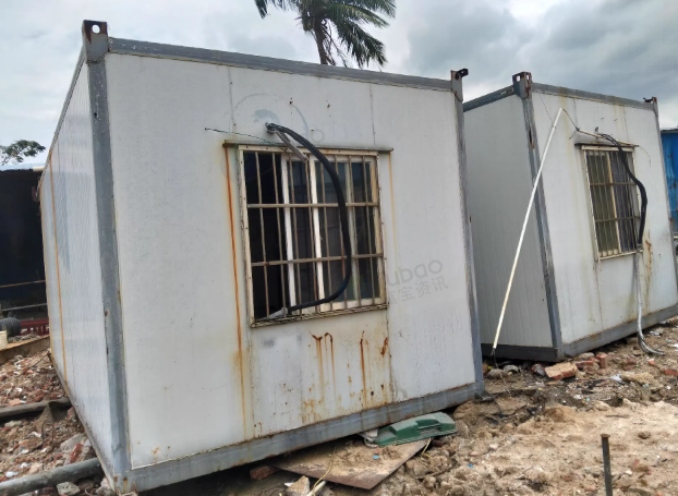 三亚地区处理集装箱2个