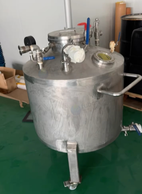 佛山地区处理2台反应釜、1台抽真空、1台真空大桶