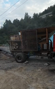 恩施地区处理1012移动破碎机