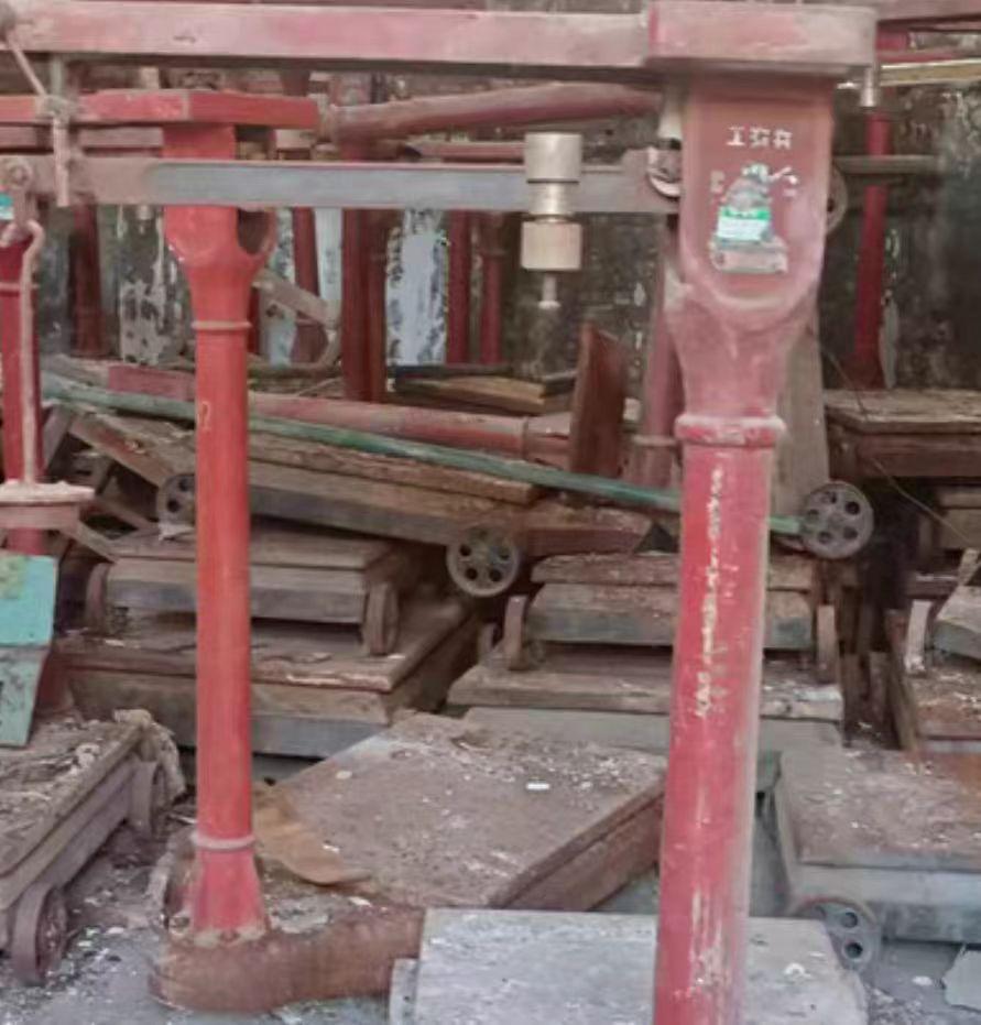 濮阳地区处理实验室专用桌子、一批废旧磅秤