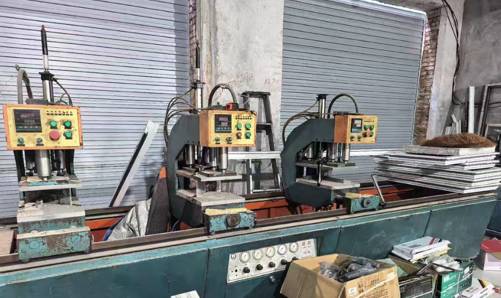 长治地区工厂处理断桥端洗机等塑钢机全套