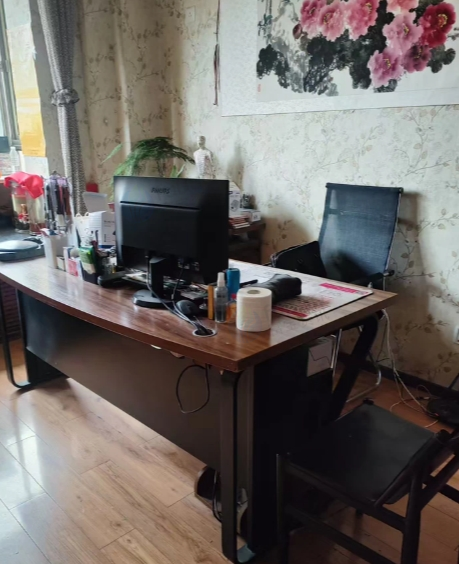 兰州地区处理中药柜、办公桌、木制座椅等