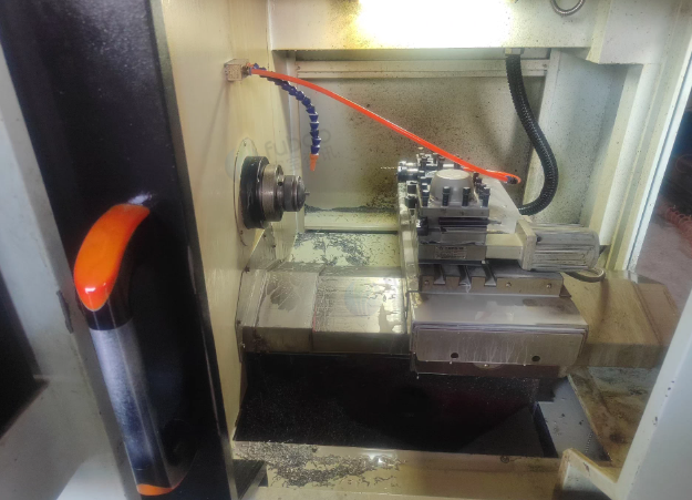 泰州地区工厂处理40线轨机床2台