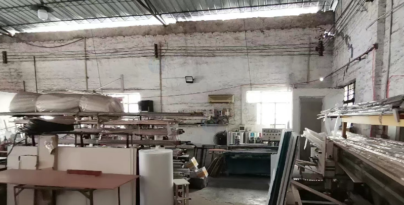 江门地区工厂处理半自动封边机、推台锯、打孔机、异性封边机