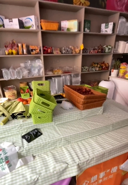 遵义地区处理水果店设备、展示柜、冷藏柜、收银台等