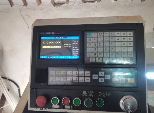 苏州地区工厂处理浙江华星0640小数控车床2台、台湾雅力大4轴液压钻孔机1台