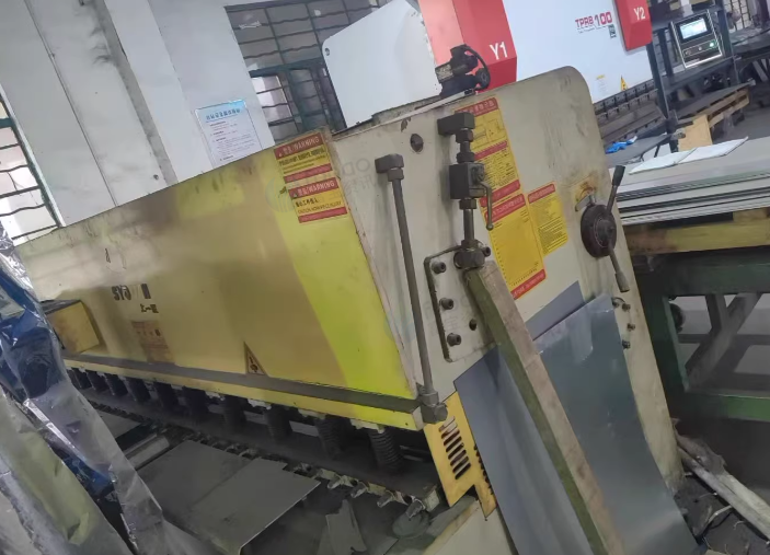 苏州地区工厂处理4*2500剪板机