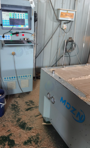 南京地区工厂处理南京铭雕双工位开料机2台