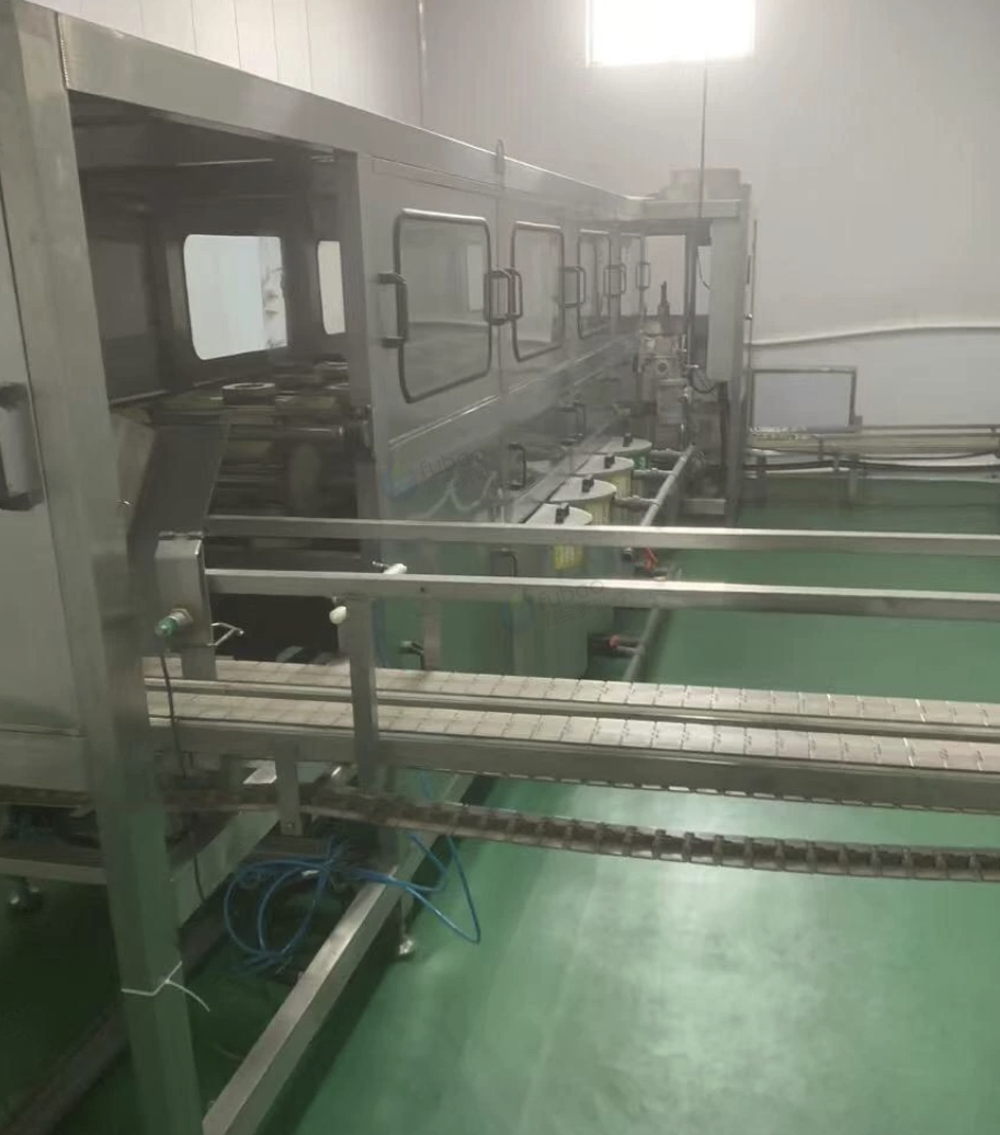 酒泉地区处理全自动罐装压盖一体机、输送带、打气泵全自动套袋机、蒸汽封膜机、手动刷桶拔盖机等设备