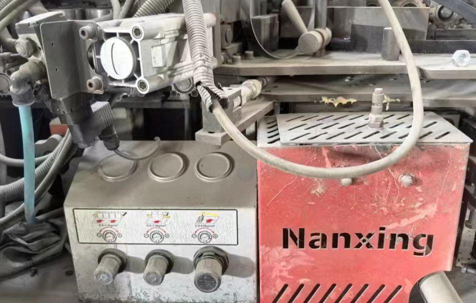 郑州地区工厂处理去毛刺砂光拉丝机、不锈钢圆管一批、抛丸清理机、南兴封边机