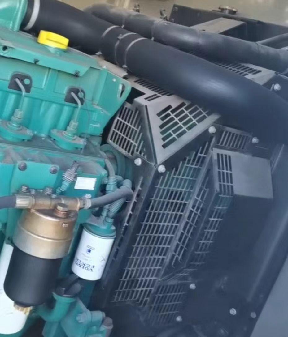 濮阳地区处理三台沃尔沃柴油发电机组