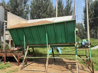 唐山地区处理花生壳粉粉碎机下料器自动打包机