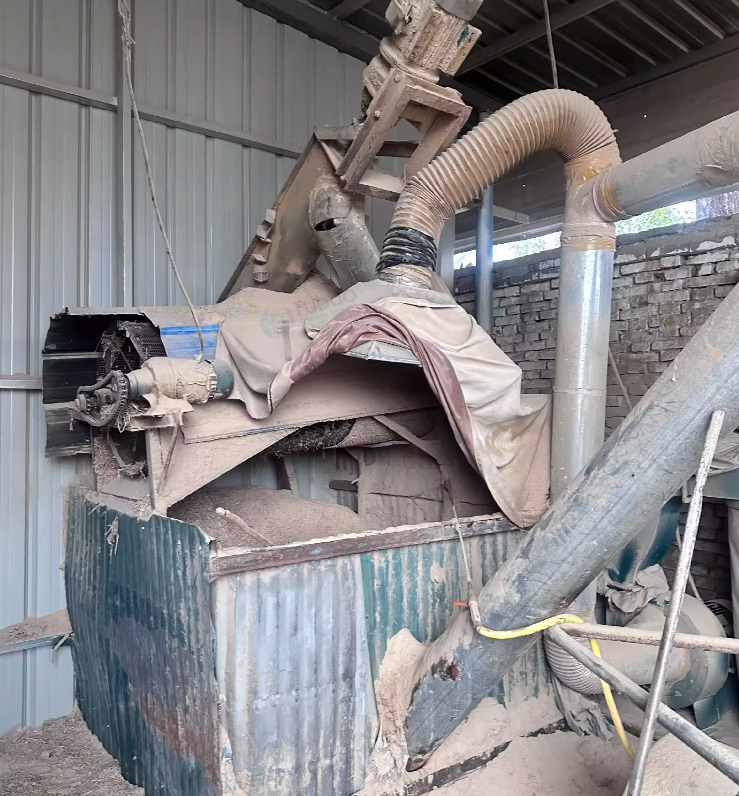 周口地区工厂处理55KW450平模颗粒机全套设备