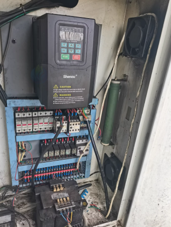 苏州地区工厂处理浙江华星0640小数控车床2台、台湾雅力大4轴液压钻孔机1台