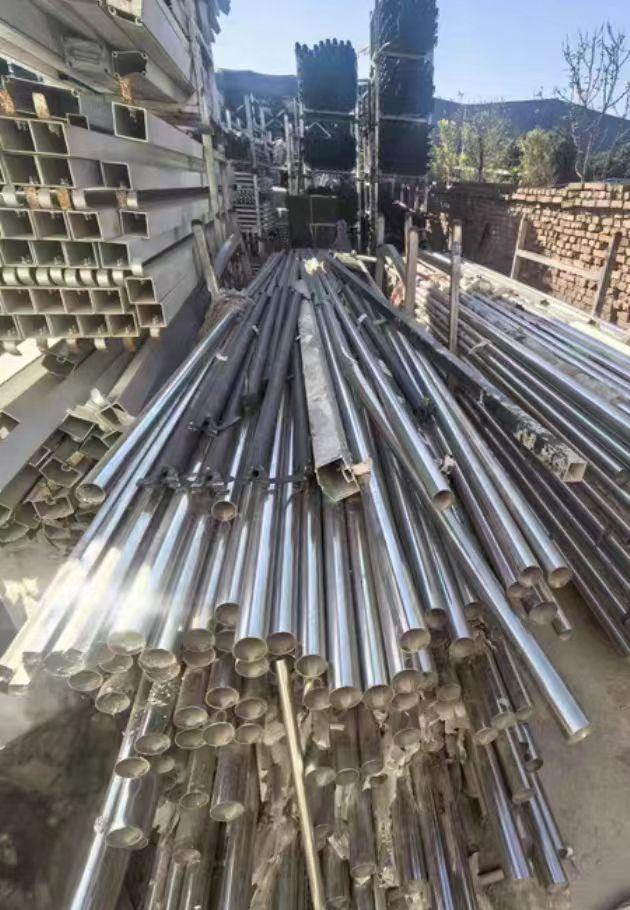 郑州地区工厂处理去毛刺砂光拉丝机、不锈钢圆管一批、抛丸清理机、南兴封边机