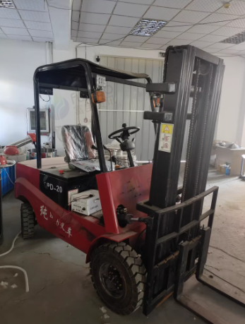 青岛地区处理2吨电叉车