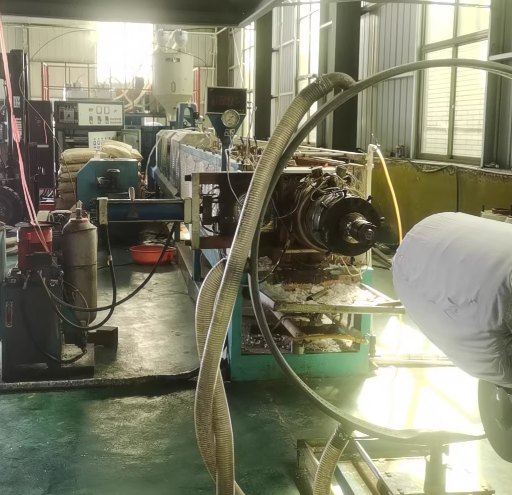 连云港地区工厂处理珍珠棉发泡机等工厂闲置设备一批