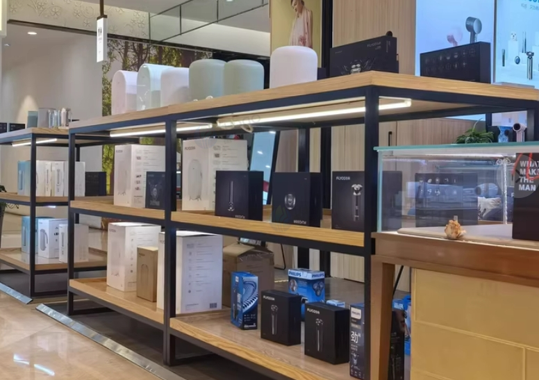 银川地区处理珠宝展柜共6节、展架三个