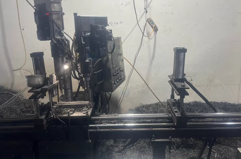 丽水地区工厂处理导轨打孔机2台