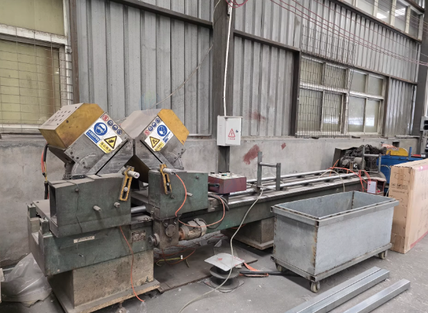 南京地区工厂处理剪板机1台、刨槽机1台，折弯机1台