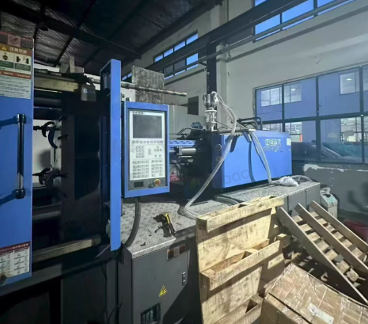 苏州地区工厂处理400T海太注塑机