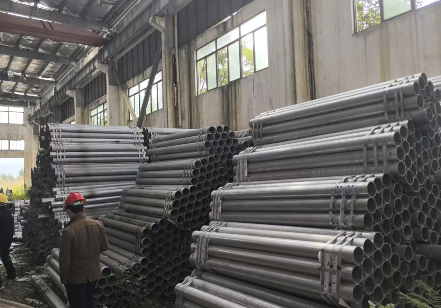 供应：一批高速公路上扶栏板