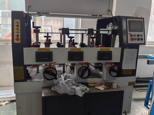 上海地区工厂处理整套门窗加工设备