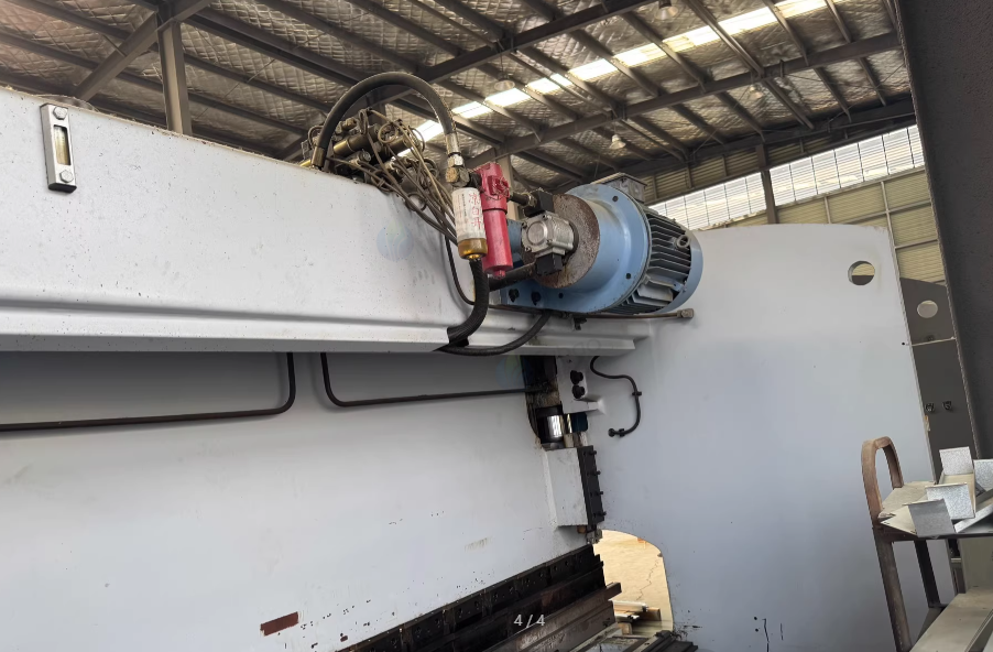 宿迁地区工厂处理160T×3100亚威数控折弯机